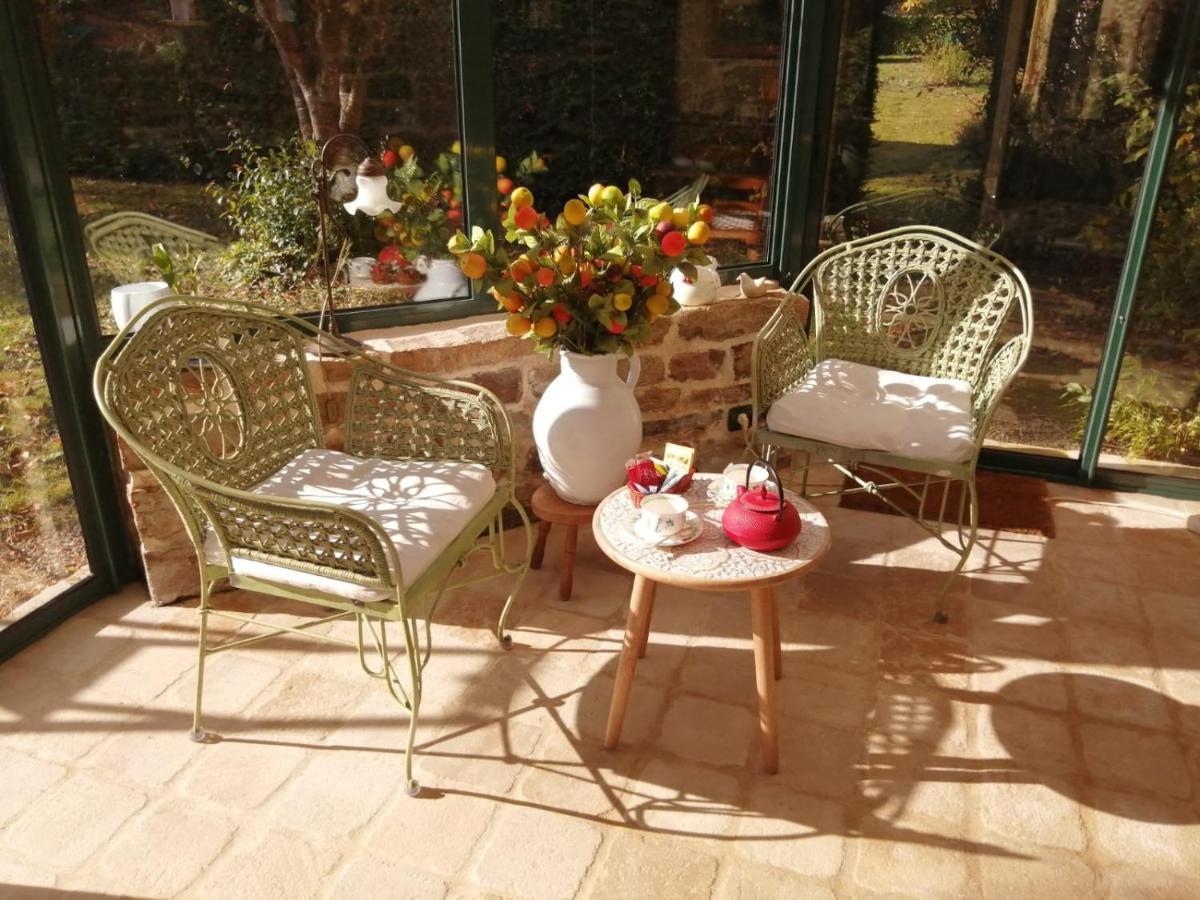 Les Berges De La Planchette Bed & Breakfast Yvignac-la-Tour ภายนอก รูปภาพ