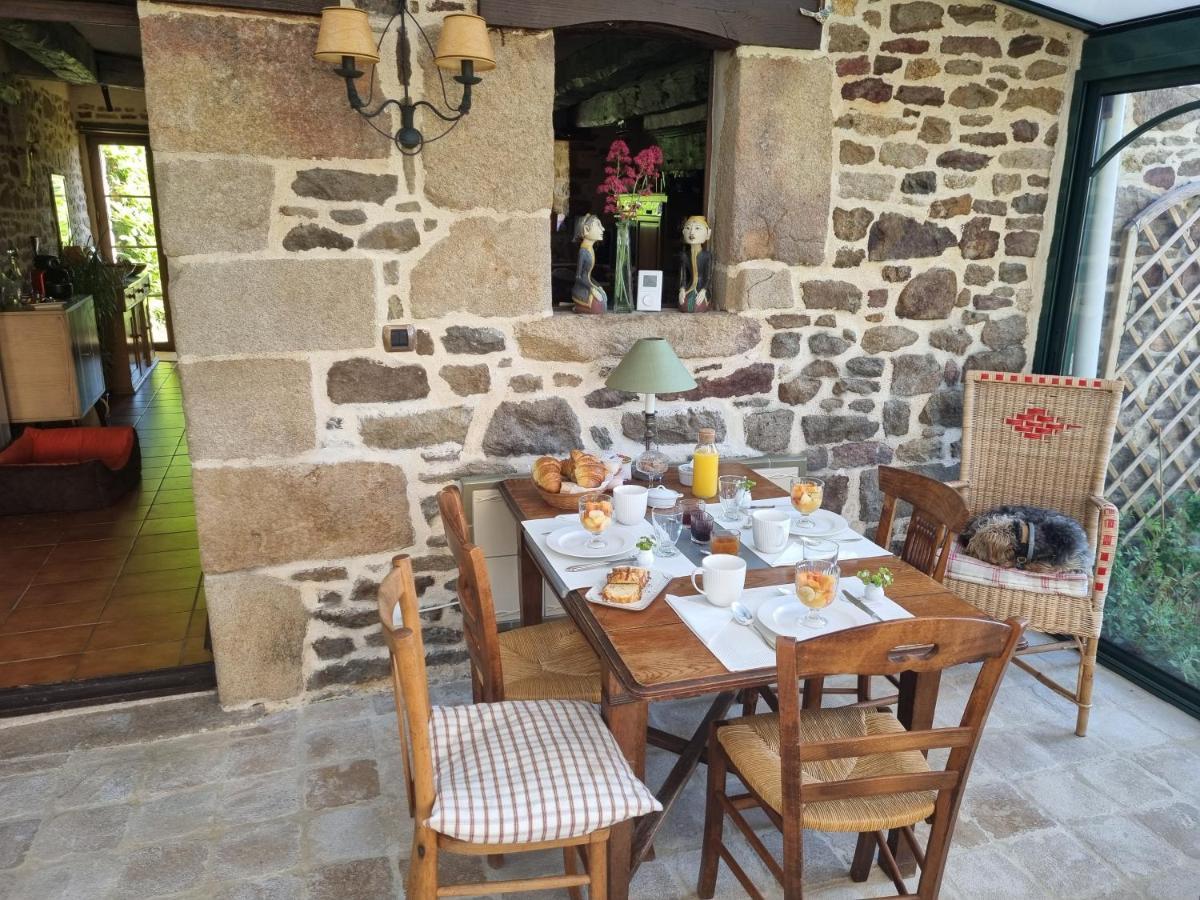 Les Berges De La Planchette Bed & Breakfast Yvignac-la-Tour ภายนอก รูปภาพ
