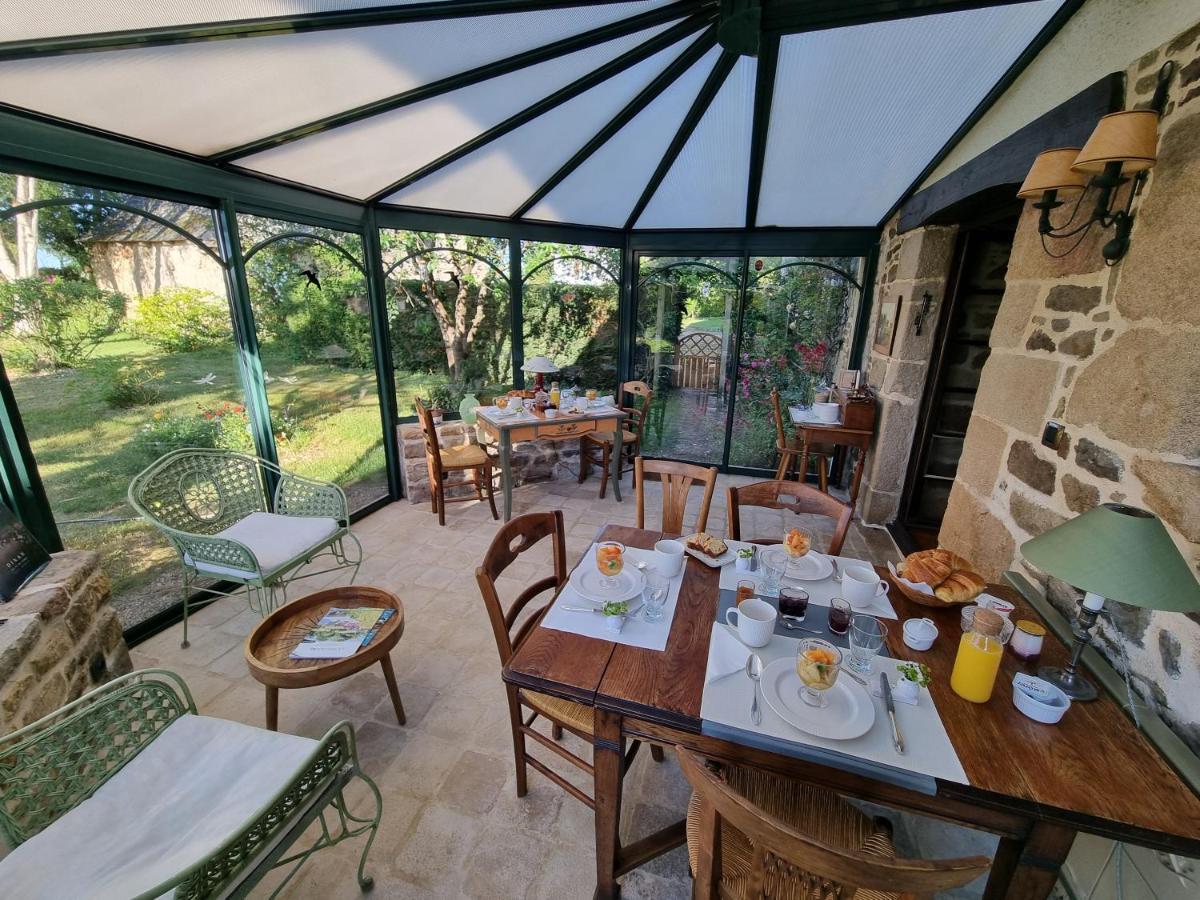 Les Berges De La Planchette Bed & Breakfast Yvignac-la-Tour ภายนอก รูปภาพ